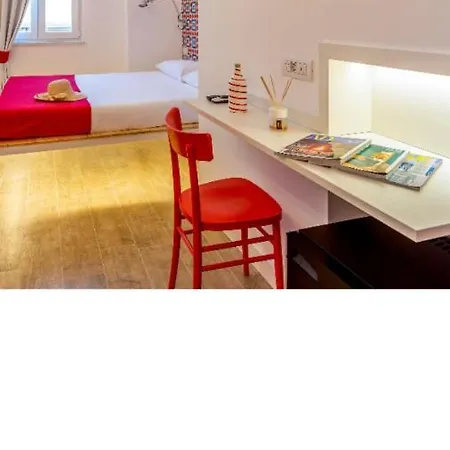 Гостьовий будинок Xenia House *