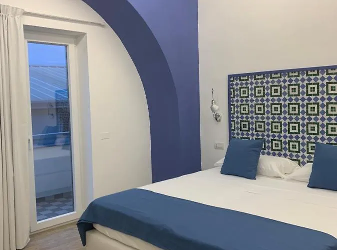 Xenia House בית הארחה