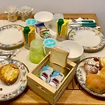 Πανσιόν Xenia House 4*