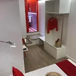 Xenia House Πανσιόν 4*