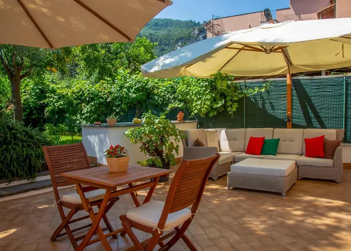 בית הארחה Xenia House 4*